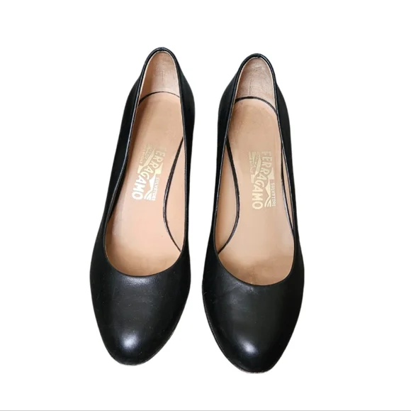 Salvatore Ferragamo Tamina Black Leather Gold Tone Heel Pumps Sz 8B Italy - Picture 2 of 13